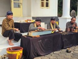 Merawat Memori Sejarah, Keluarga Adat Loano Purworejo Sukses Gelar Tradisi Jamasan Pusaka