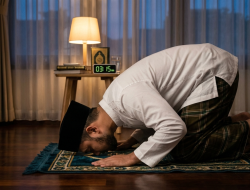 Bukan Alarmnya yang Salah, tapi Kebiasaannya: Seni Membangun Istiqomah Shalat Tahajud
