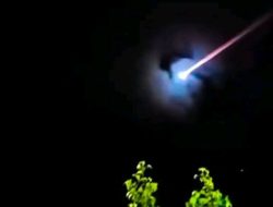 Heboh! Benda Langit Bercahaya Terlihat Melintas di Langit Indonesia Malam Ini, Meteor atau Sampah Antariksa?