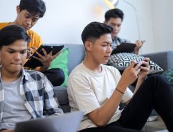 Jempolmu Harimaumu: Seni Menjaga Etika di Ruang Digital
