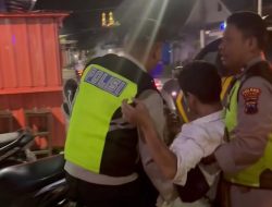 Braakk! Honda Vario Hantam Mobil Putar Balik di Bandar Kabupaten Batang, Pengendara Sampai Terpental