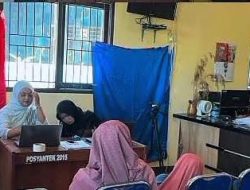 Disdukcapil Batang ‘Jemput Bola’, Layanan KIA Instan Bikin Anak Pecalungan Sumringah