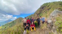 Gali Potensi Ekonomi dan Wisata Baru, PPK Ormawa BEM FE Untidar Petakan Jalur Pendakian Gunung Andong via Kudusan