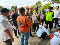 Gelar Aksi Damai, Peternak di Batang Bagikan 500 Ayam, hingga Layangkan Tuntutan Harga